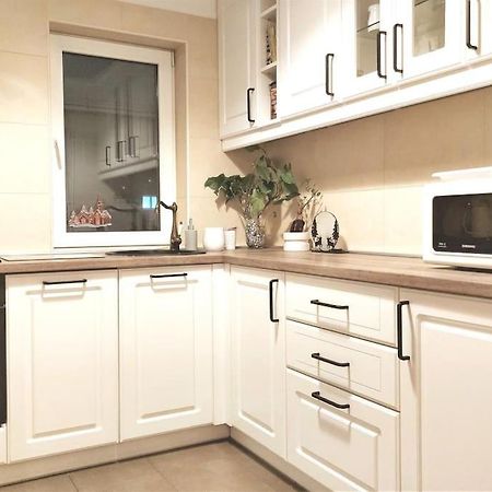 Cosy Boutique 61 Sqm Apartment - Private Parking - Ten Blocks Residence Bucharest Luaran gambar