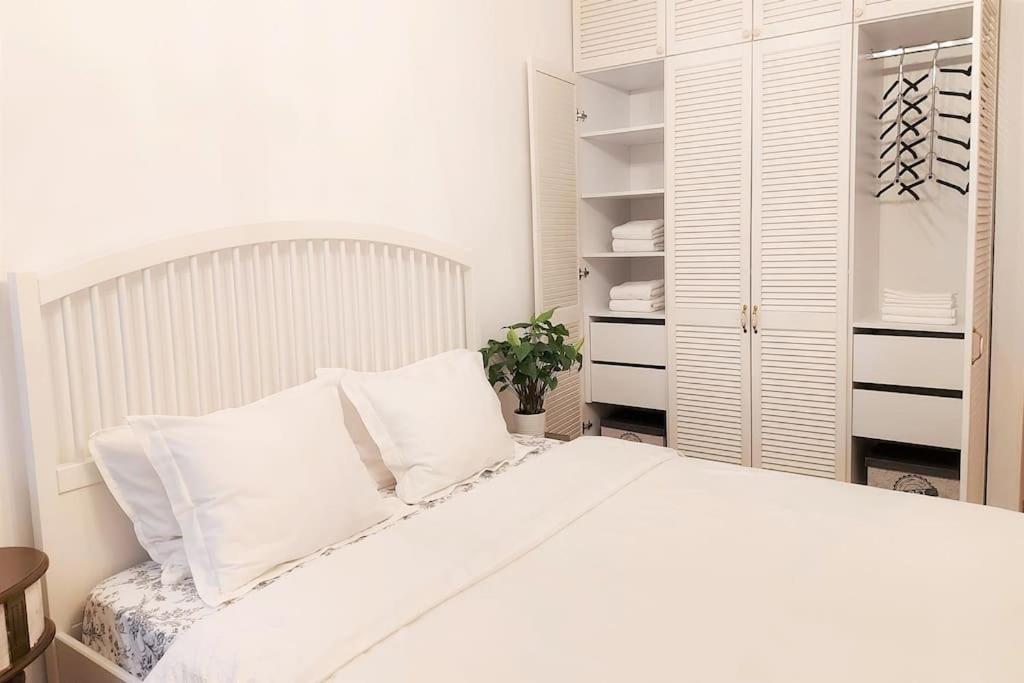 Cosy Boutique 61 Sqm Apartment - Private Parking - Ten Blocks Residence Bucharest Luaran gambar