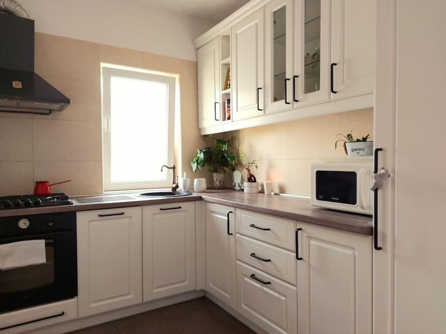 Cosy Boutique 61 Sqm Apartment - Private Parking - Ten Blocks Residence Bucharest Luaran gambar