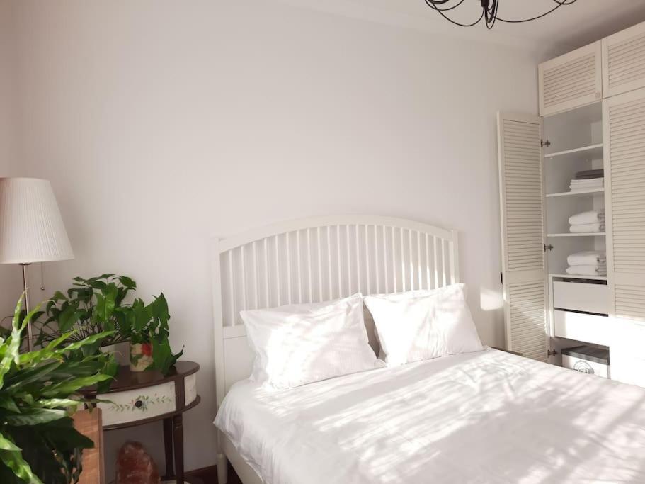 Cosy Boutique 61 Sqm Apartment - Private Parking - Ten Blocks Residence Bucharest Luaran gambar