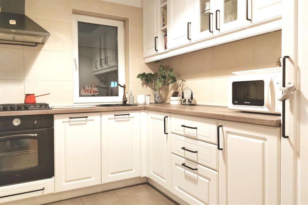 Cosy Boutique 61 Sqm Apartment - Private Parking - Ten Blocks Residence Bucharest Luaran gambar